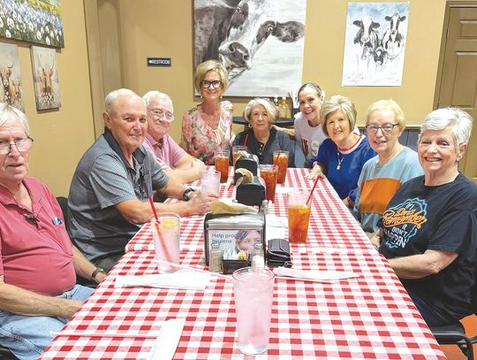 DeKalb High Class of 1971 holds monthly meal at City Cafe