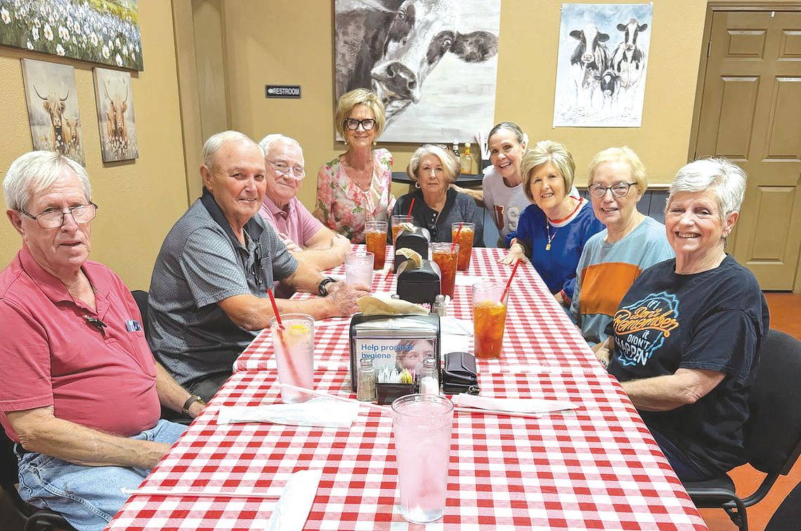 DeKalb High Class of 1971 holds monthly meal at City Cafe